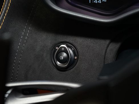Used 2018 McLaren 570S Coupe RWD image 25
