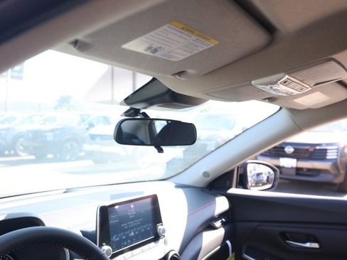 New 2025 Nissan Sentra 2.0 SR image 13