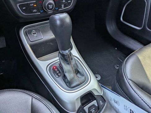 Used 2018 Jeep Compass Latitude w/ Popular Equipment Group FWD image 12