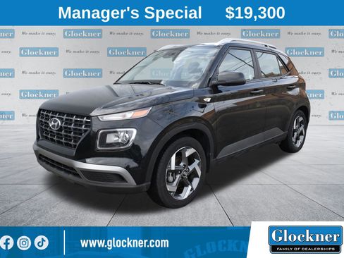 Used 2025 Hyundai Venue SEL FWD image 1