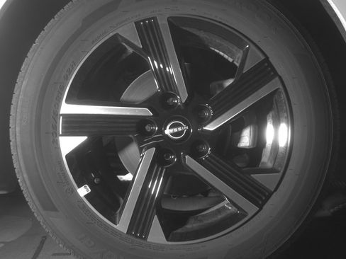 Used 2025 Nissan Sentra SV FWD image 13