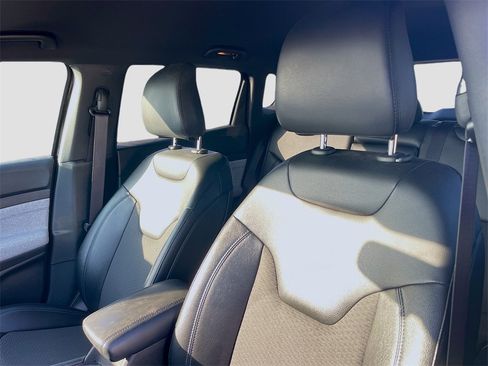 Used 2024 Jeep Compass Latitude image 8