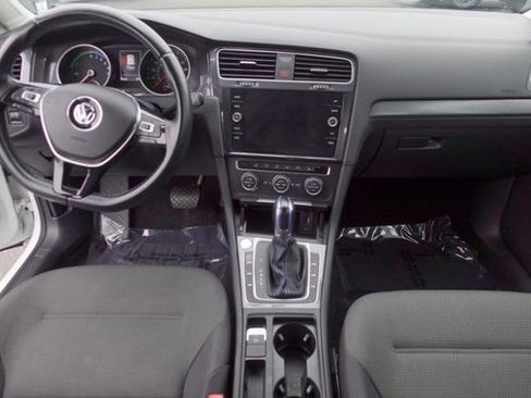 Used 2019 Volkswagen e-Golf SE w/ Driver Assistance Package image 12