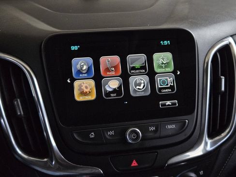 Used 2018 Chevrolet Equinox Premier FWD image 21