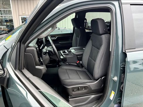 Used 2025 Chevrolet Silverado 1500 LT image 10