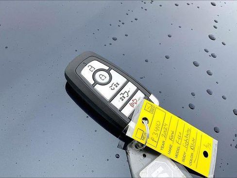 Used 2024 Ford F150 Lightning Lariat image 36