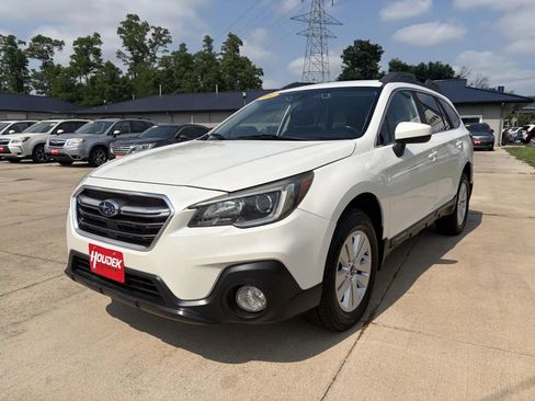 Used 2019 Subaru Outback 2.5i Premium AWD/4WD image 3