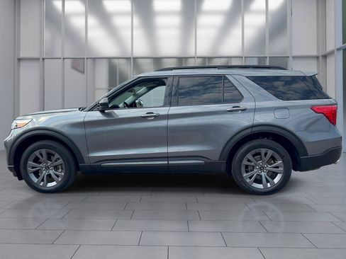 Certified 2023 Ford Explorer XLT w/ Equipment Group 202A AWD/4WD image 4