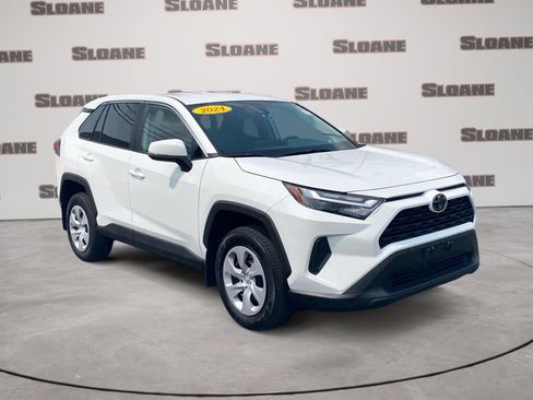 Used 2024 Toyota RAV4 LE AWD/4WD image 7