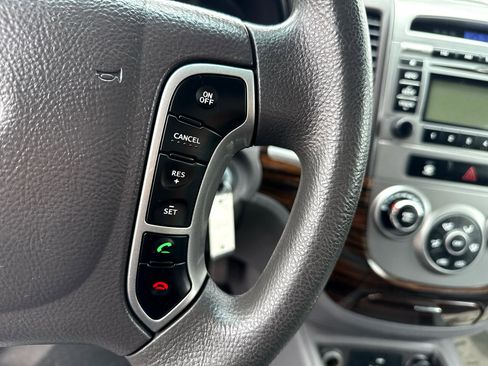 Used 2010 Hyundai Santa Fe GLS image 17
