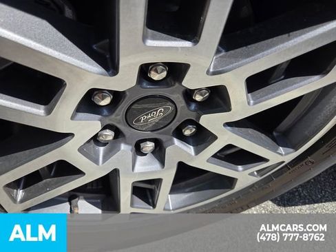 Used 2025 Ford Expedition Active AWD/4WD image 17