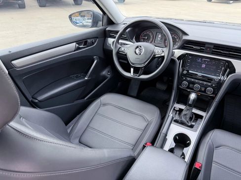 Used 2021 Volkswagen Passat 2.0T SE image 10