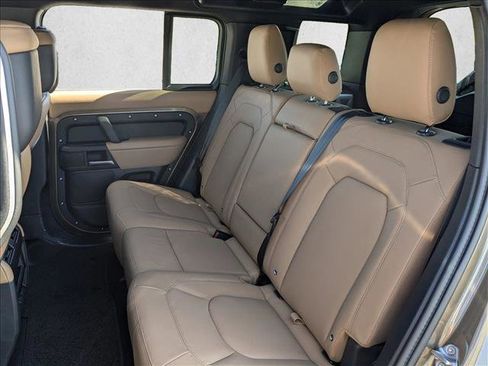 Used 2025 Land Rover Defender 110 S image 16