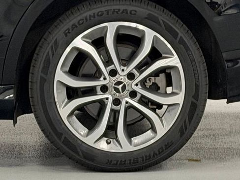 Used 2018 Mercedes-Benz C 300 4MATIC Sedan w/ Premium Package image 8