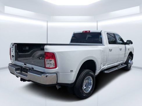 Used 2022 RAM 3500 Big Horn AWD/4WD image 3