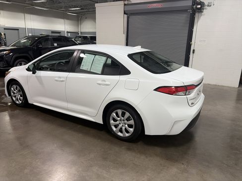 Used 2023 Toyota Corolla LE image 5