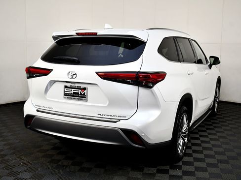 Used 2022 Toyota Highlander Platinum image 8