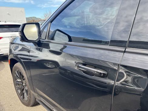 Used 2023 Cadillac Escalade ESV Sport w/ LPO, ONYX Package image 11