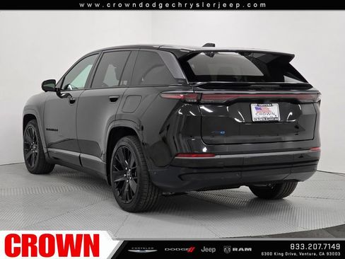 Used 2024 Jeep Wagoneer Launch Edition AWD/4WD image 5