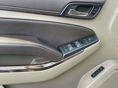 Used 2018 Chevrolet Suburban LT image 18