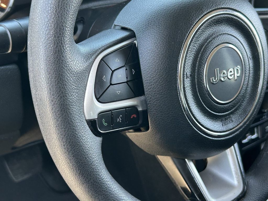 Used 2019 Jeep Renegade Sport w/ Sport Appearance Group AWD/4WD image 25