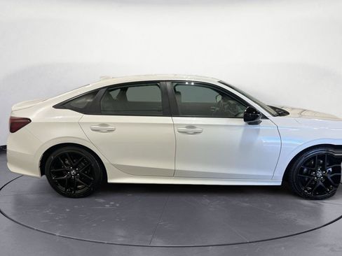 Used 2025 Honda Civic Sport image 4