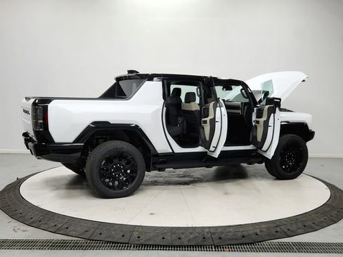 New 2026 GMC Hummer EV 4x4 Crew Cab w/ LPO, Dark Essentials Package image 15