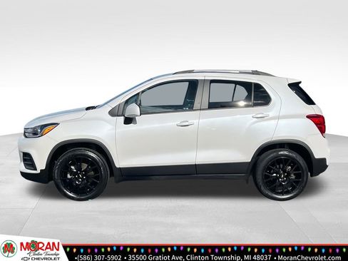Certified 2022 Chevrolet Trax LT w/ Driver Confidence Package image 3