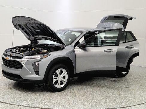 New 2026 Chevrolet Trax LS w/ Driver Confidence Package image 11