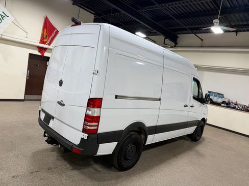Used 2018 Mercedes-Benz Sprinter 2500 image 15