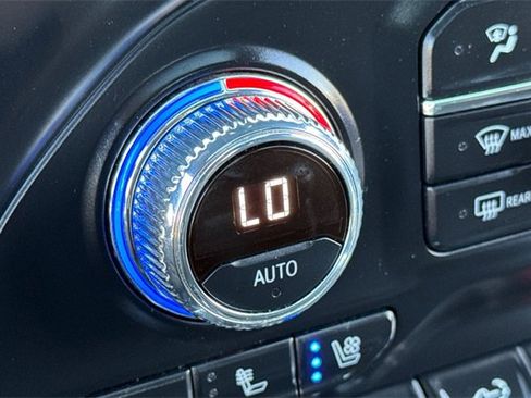 Used 2022 GMC Sierra 3500 Denali image 29