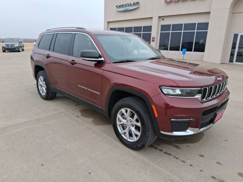 Used 2022 Jeep Grand Cherokee L Limited image 2