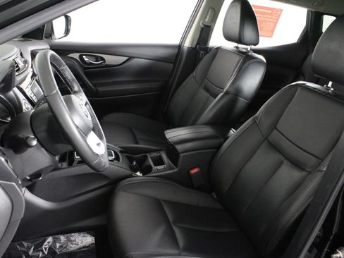 Certified 2021 Nissan Rogue Sport SL FWD image 20