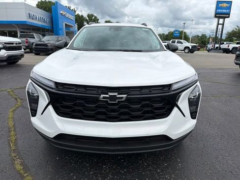 Used 2026 Chevrolet Trax LT w/ Driver Confidence Package FWD image 8