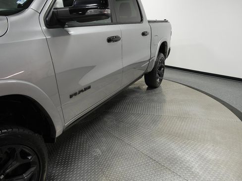 Used 2024 RAM 1500 Limited AWD/4WD image 6