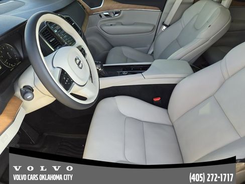 Certified 2022 Volvo XC90 T5 Momentum w/ Advanced Package image 12