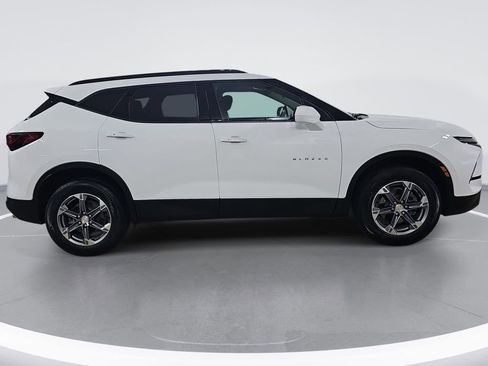 Used 2023 Chevrolet Blazer LT w/ Convenience Package FWD image 2