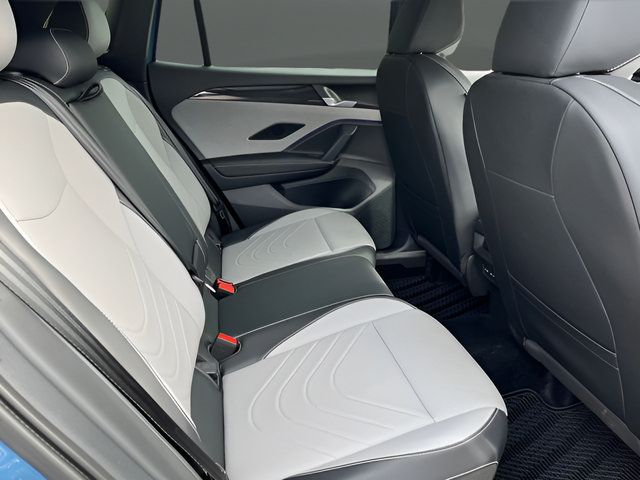 Certified 2025 Volkswagen Tiguan SE R-Line AWD/4WD image 19