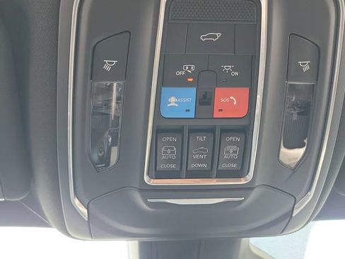 New 2026 Jeep Grand Wagoneer Limited AWD/4WD image 33