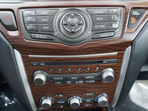 Used 2020 Nissan Pathfinder Platinum image 21