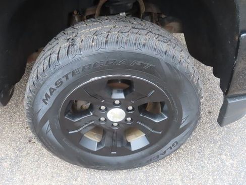 Used 2017 Chevrolet Silverado 1500 LT w/ All Star Edition image 13