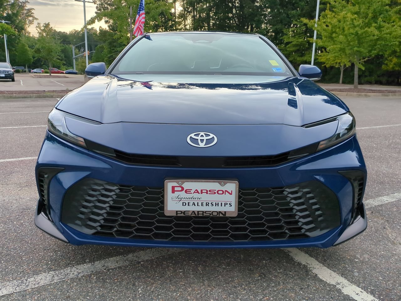 Used 2025 Toyota Camry SE AWD/4WD image 9