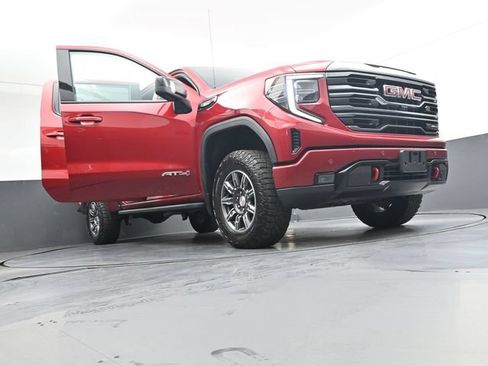 Used 2024 GMC Sierra 1500 AT4 w/ Technology Package AWD/4WD image 41