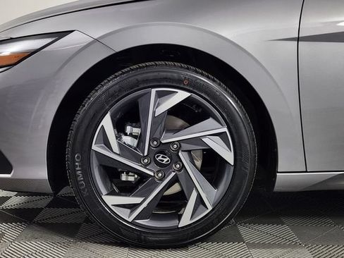 Certified 2025 Hyundai Elantra Sport FWD image 14