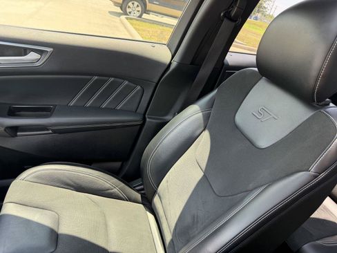 Used 2019 Ford Edge ST w/ Equipment Group 401A AWD/4WD image 16