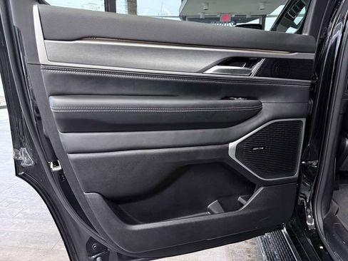 Used 2025 Jeep Wagoneer Series II image 28