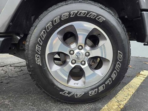 Used 2016 Jeep Wrangler Unlimited Sahara w/ Connectivity Group image 4