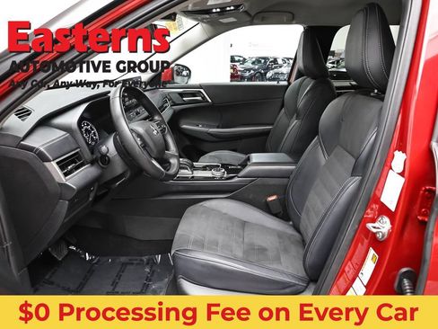 Used 2025 Mitsubishi Outlander SE FWD image 13