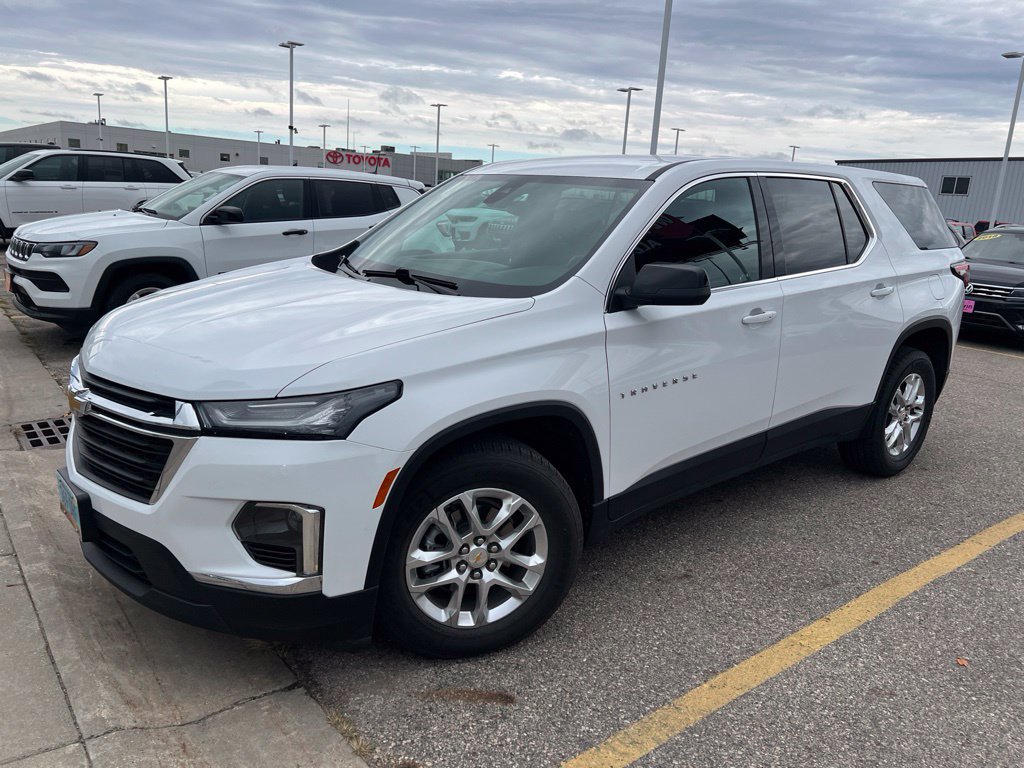 Used 2022 Chevrolet Traverse LS AWD/4WD image 5