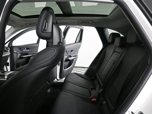 Used 2023 Mercedes-Benz GLC 300 4MATIC image 18